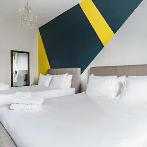 **** Hotel Queen Street Lofts Canada